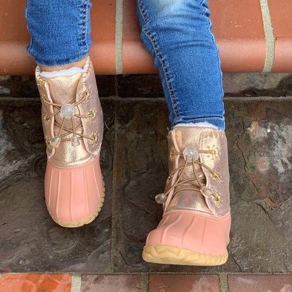 NEW** GIRLS RODE GOLD DUCK BOOTS - Picture 4 of 8